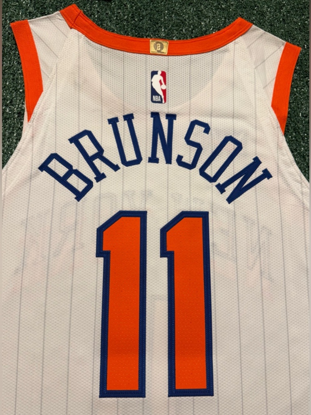 Authentic Jalen Brunson New York Knicks White City Edition Jersey Size 44/M - Picture 13 of 16